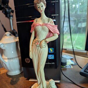 Statue Fine Lady And Dog